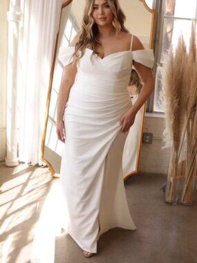 NWT LaDivine KV1057WC Long Size 18 Fitted Simple Wedding Dress